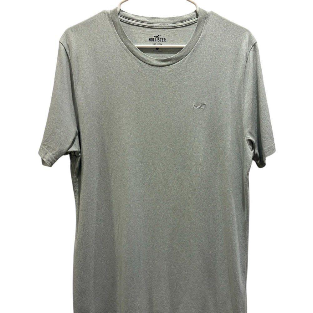 Hollister Men's Light Gray Short Sleeve Tee